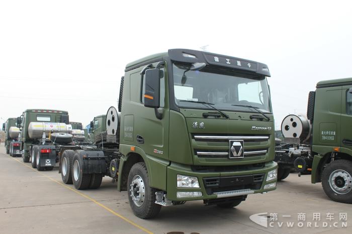 漢風(fēng)6×4 LNG牽引車 (4).jpg