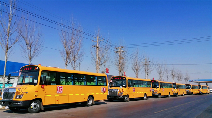 在公主嶺市批量運(yùn)營的中通校車.jpg