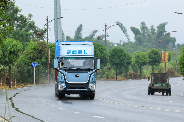 宇通重卡在全國首條長距離電動(dòng)重卡線路成功運(yùn)營！5.png