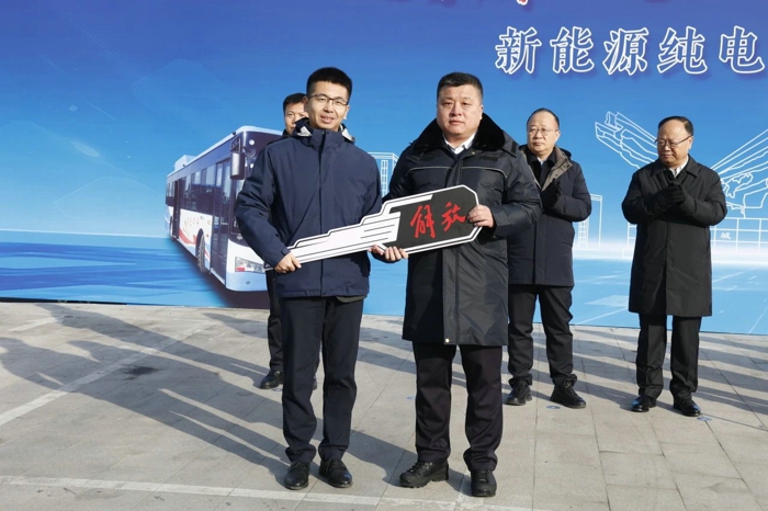 一汽解放100輛新能源純電公交車正式交付四平市公交集團5.jpg